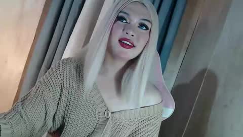DANIELLA - DONT FORGET TO GIVE ME A THUMBSU UP online show from 05/14/26, 10:44