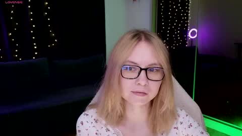 Snapshot of fantasymaria chatting on 05/20/26, 03:18 my name is Masha online show from 05/20/26, 03:18