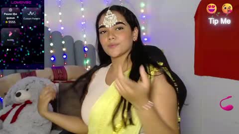 Snapshot of farah_samira chatting on 05/19/26, 07:42 farah online show from 05/19/26, 07:42