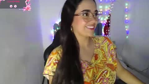 Snapshot of farah_samira chatting on 06/26/26, 07:40 farah online show from 06/26/26, 07:40