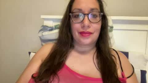 Snapshot of farahday chatting on 09/12/25, 12:22 Farah online show from 09/12/25, 12:22