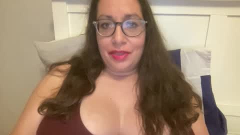 Snapshot of farahday chatting on 09/22/25, 05:59 Farah online show from 09/22/25, 05:59