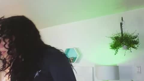 Farah online show from 11/13/25, 12:04