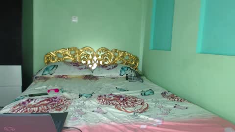 farfalina online show from 03/08/26, 05:00