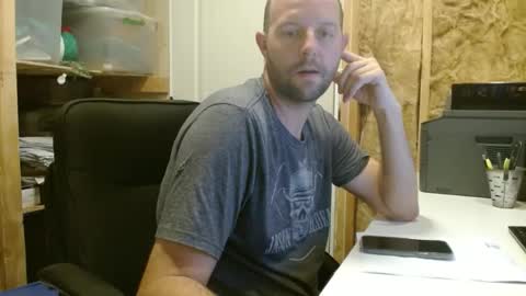 Snapshot of farmboy4720 chatting on 02/14/25, 07:12 farmboy4720 online show from 02/14/25, 07:12