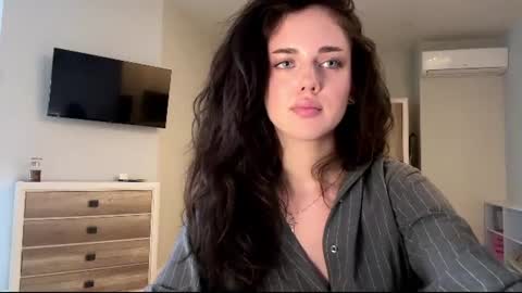 Mia online show from 06/27/26, 12:22