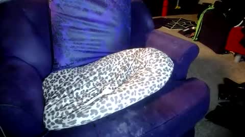 Snapshot of farrahfindom chatting on 10/24/25, 02:41 Farrah online show from 10/24/25, 02:41