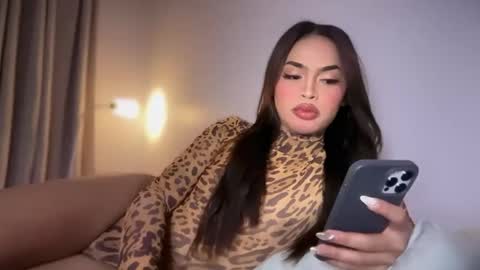 farrahmoanx online show from 06/08/26, 05:57