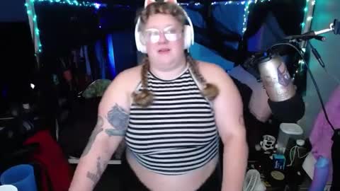 Snapshot of fatveronica chatting on 02/04/25, 04:15 FatVeronica online show from 02/04/25, 04:15