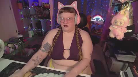 Snapshot of fatveronica chatting on 03/25/26, 02:23 FatVeronica online show from 03/25/26, 02:23
