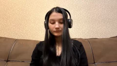 Aurora 18yo online show from 01/08/26, 08:49