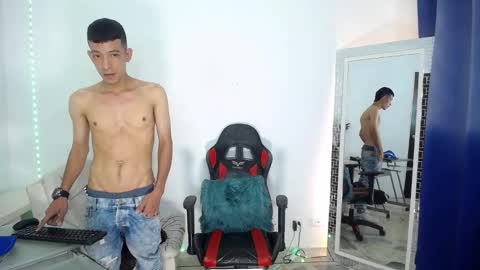 Favel Gomez online show from 12/26/24, 03:42