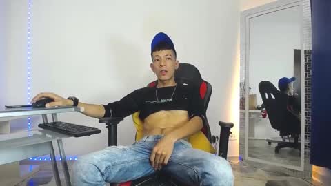 Favel Gomez online show from 01/16/25, 04:28