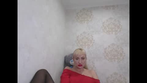 Snapshot of favorite_angel chatting on 01/18/25, 02:03 favorite_angel online show from 01/18/25, 02:03