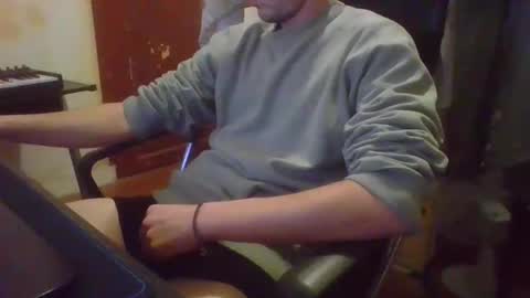 Snapshot of faya333 chatting on 12/15/25, 08:13 faya333 online show from 12/15/25, 08:13