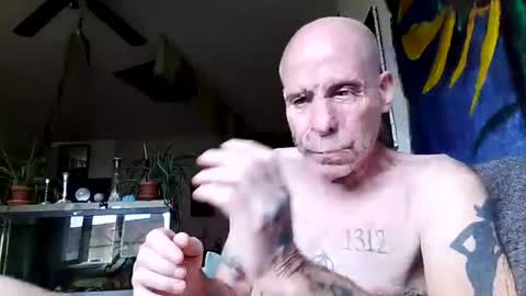 Snapshot of fcker01 chatting on 06/30/26, 03:02 fcker01 online show from 06/30/26, 03:02