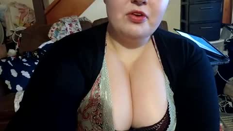 Snapshot of feastonme00 chatting on 06/19/26, 06:18 feastonme00 online show from 06/19/26, 06:18