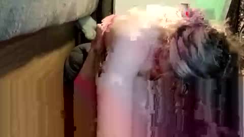 feathersngb32 online show from 12/04/25, 11:46