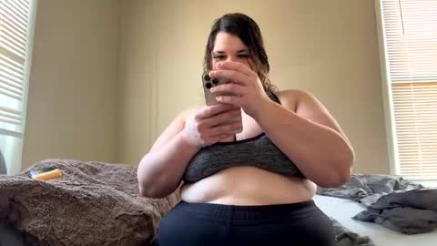 Snapshot of fee_the_queen chatting on 11/06/25, 03:46 Fee online show from 11/06/25, 03:46