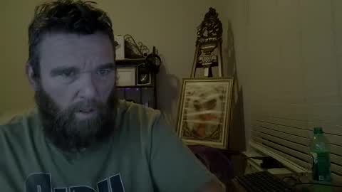 Snapshot of feelgoodnu chatting on 11/15/25, 09:50 PullouProblems online show from 11/15/25, 09:50