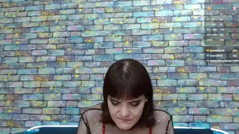 Snapshot of feelsgoodwoman chatting on 02/01/25, 08:58 Laura online show from 02/01/25, 08:58
