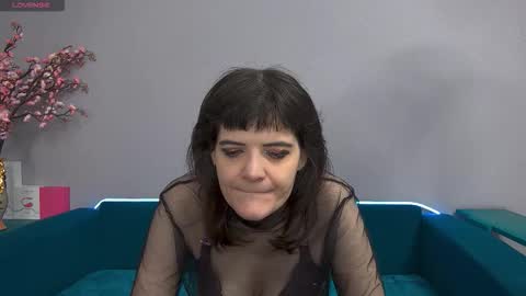 Snapshot of feelsgoodwoman chatting on 01/17/26, 06:44 Laura online show from 01/17/26, 06:44