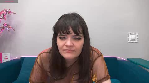 Snapshot of feelsgoodwoman chatting on 05/10/26, 03:01 Laura online show from 05/10/26, 03:01
