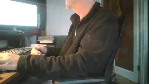Snapshot of feet_fan69 chatting on 12/02/24, 02:19 John Buck online show from 12/02/24, 02:19