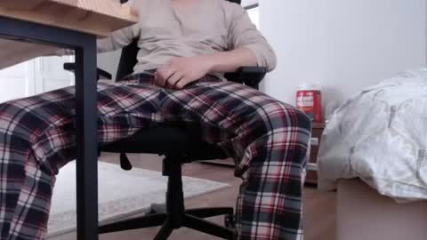 Snapshot of feetishoney chatting on 05/02/26, 07:57 feetishoney online show from 05/02/26, 07:57