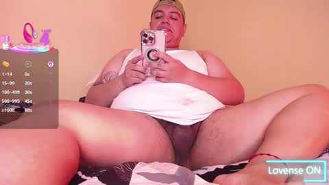 Snapshot of feetlover_liam chatting on 11/18/25, 07:40 David online show from 11/18/25, 07:40