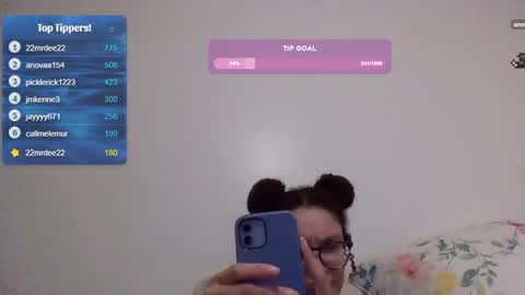 Soley online show from 02/06/25, 01:38