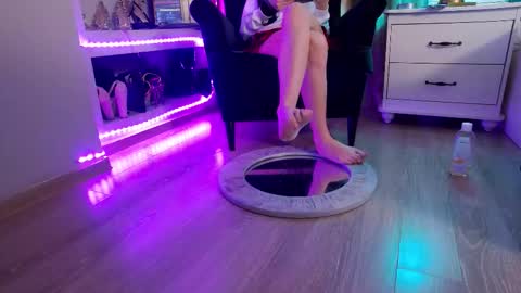 FeetVibe online show from 11/21/25, 12:15