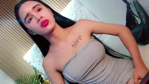 Snapshot of feisty_woman chatting on 05/08/26, 11:37 Prianka online show from 05/08/26, 11:37