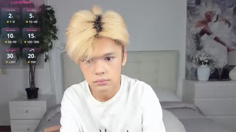 Snapshot of felix_rey chatting on 09/15/25, 12:38 Felix online show from 09/15/25, 12:38