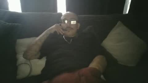 felixrlarios25 online show from 05/04/26, 06:15