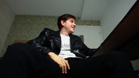 Snapshot of felixstark chatting on 10/12/25, 04:44 FelixStark online show from 10/12/25, 04:44