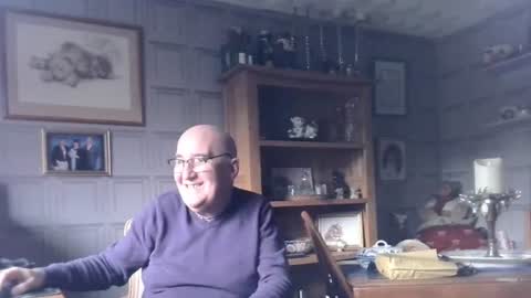 Snapshot of fellainsp8 chatting on 01/21/25, 12:18 Adam online show from 01/21/25, 12:18