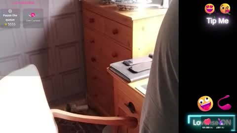 Snapshot of fellainsp8 chatting on 09/10/25, 08:03 Adam online show from 09/10/25, 08:03