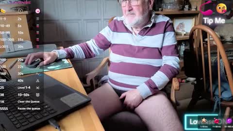 Snapshot of fellainsp8 chatting on 10/18/25, 01:34 Adam online show from 10/18/25, 01:34