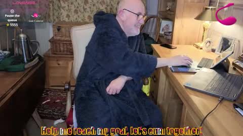 Snapshot of fellainsp8 chatting on 01/15/26, 07:57 Adam online show from 01/15/26, 07:57