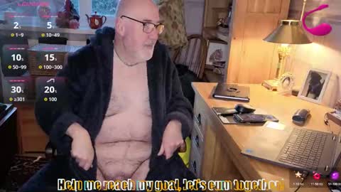 Snapshot of fellainsp8 chatting on 01/17/26, 08:19 Adam online show from 01/17/26, 08:19