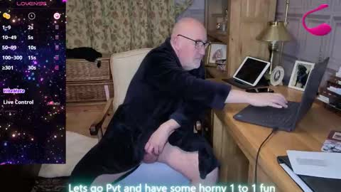 Snapshot of fellainsp8 chatting on 03/15/26, 09:21 Adam online show from 03/15/26, 09:21