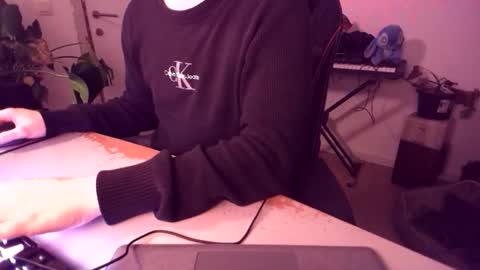 Snapshot of fem_alice_louis_dom chatting on 03/24/26, 10:26 fem_alice_louis_dom online show from 03/24/26, 10:26