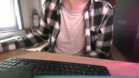 Snapshot of fem_alice_louis_dom chatting on 06/15/26, 05:26 fem_alice_louis_dom online show from 06/15/26, 05:26