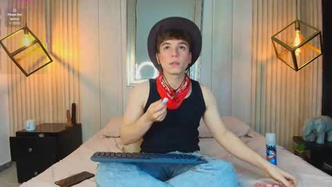 Snapshot of femboy_max chatting on 10/11/25, 12:58 Femboy Max online show from 10/11/25, 12:58