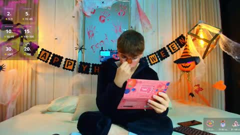 Femboy Max online show from 10/26/25, 12:55