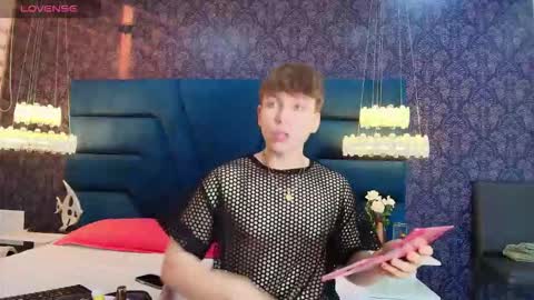 Femboy Max online show from 01/16/26, 11:58