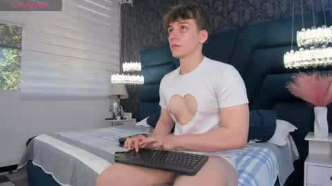 Femboy Max online show from 06/19/26, 11:36
