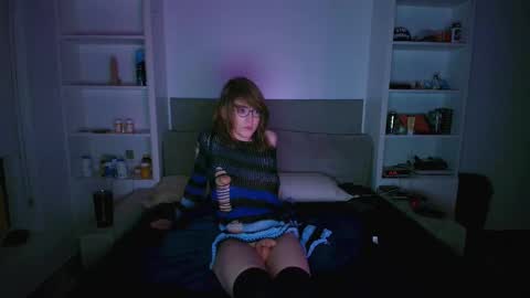 Snapshot of femboyflowers chatting on 12/14/25, 06:08 femboyflowers online show from 12/14/25, 06:08