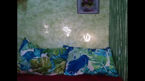 feminine_tsx online show from 12/09/24, 12:40